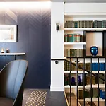 Perpetual Elysée Montaigne