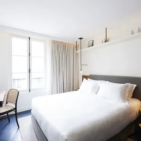 Perpetual Elysee Montaigne Hotel Paris