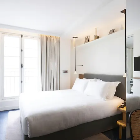 Perpetual Elysee Montaigne Hotel Paris