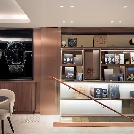 Perpetual Elysee Montaigne Hotel 4*