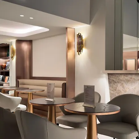 Perpetual Elysee Montaigne 4*
