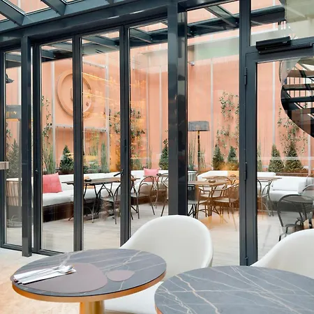 Perpetual Elysee Montaigne Hotel Paris
