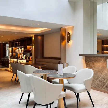 Perpetual Elysee Montaigne Hotel