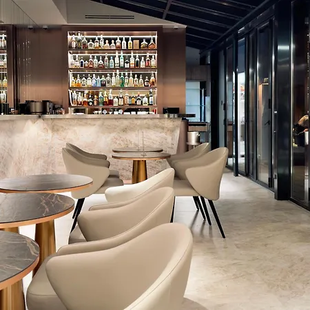 Perpetual Elysee Montaigne Hotel Paris