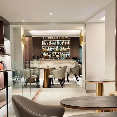Perpetual Elysee Montaigne 4*