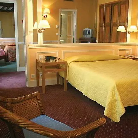 Hotel Perpetual Elysee Montaigne 4*