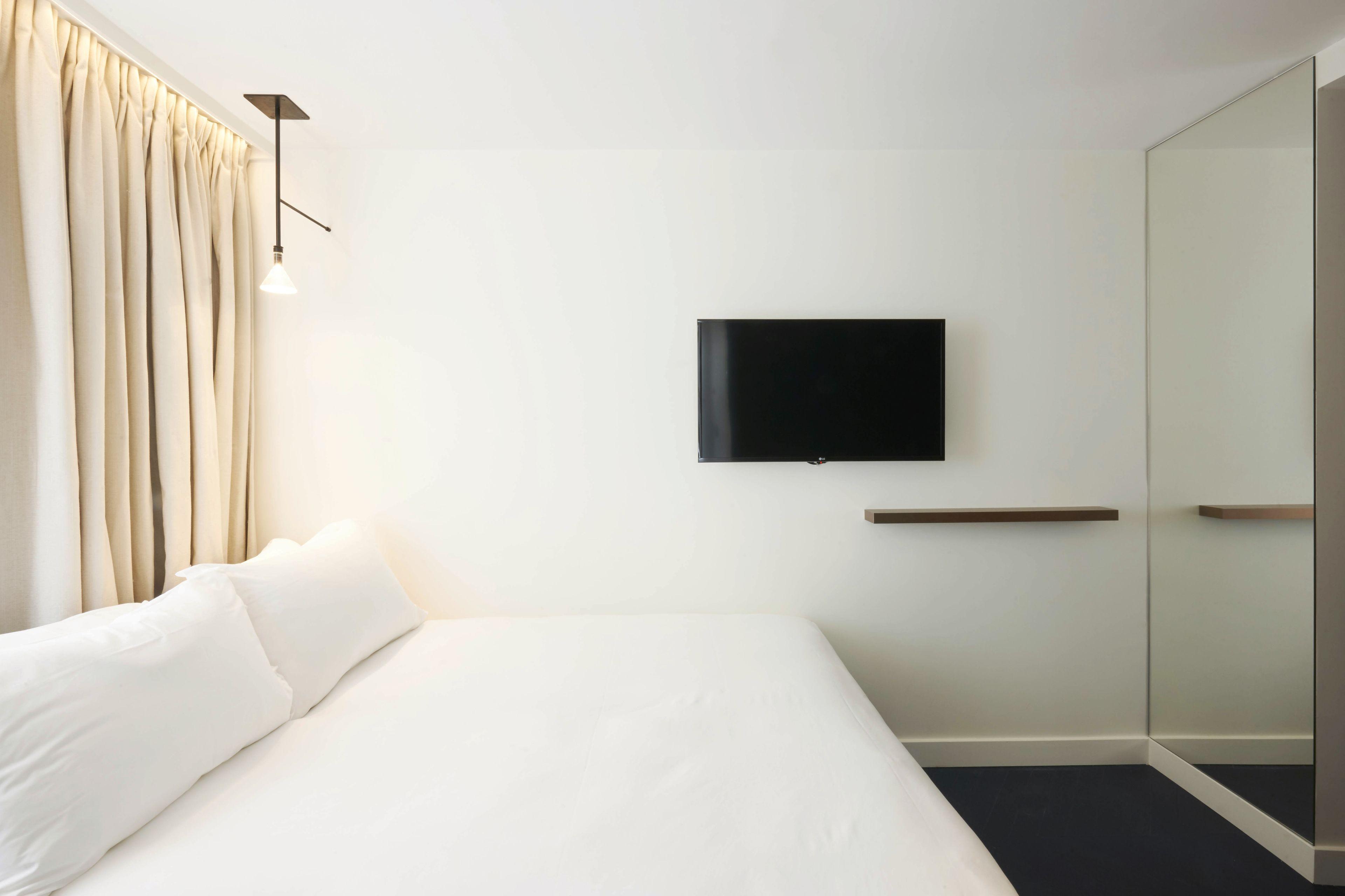 Hotel Perpetual Elysee Montaigne 4*