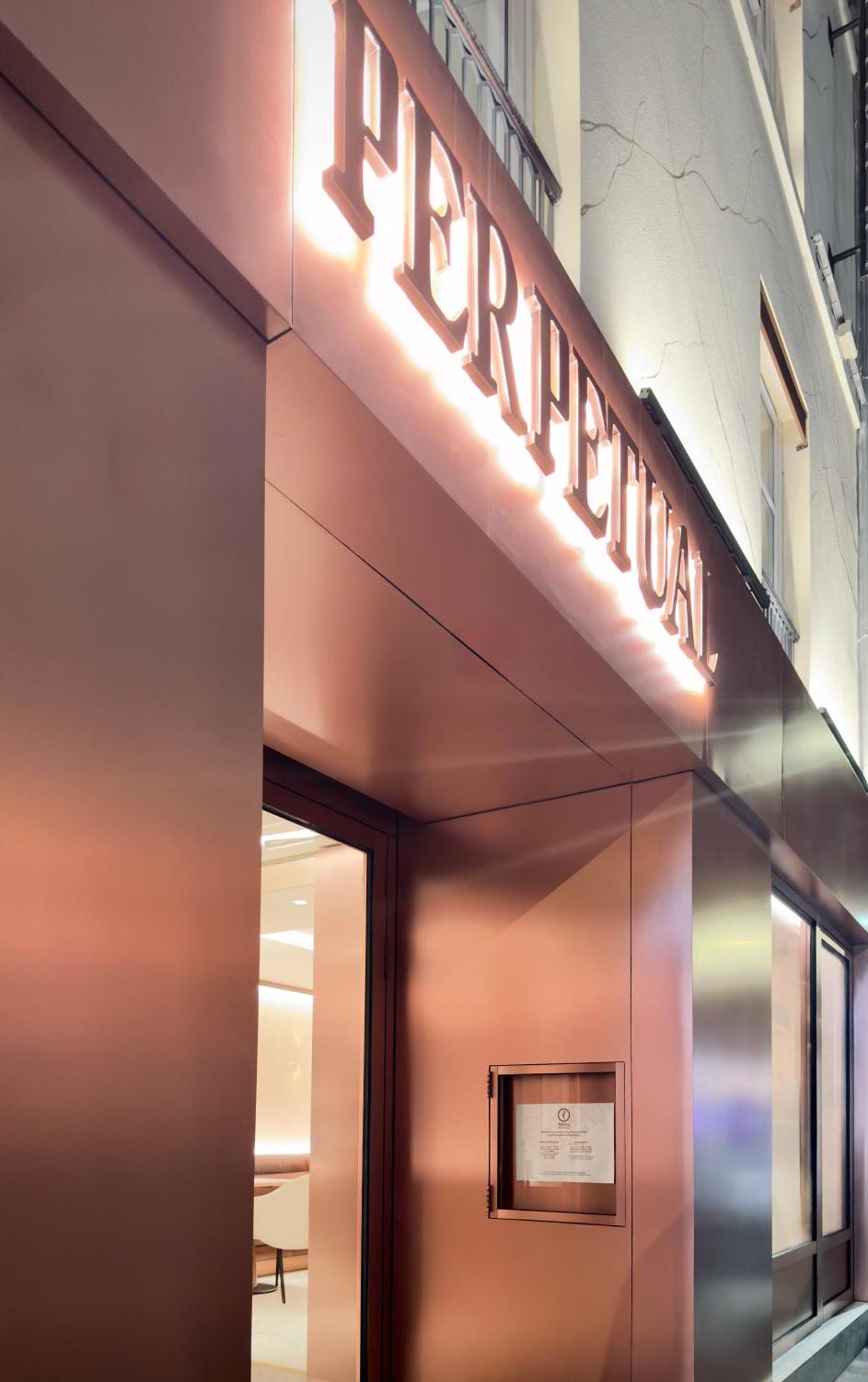 Hotel Perpetual Elysee Montaigne Paris