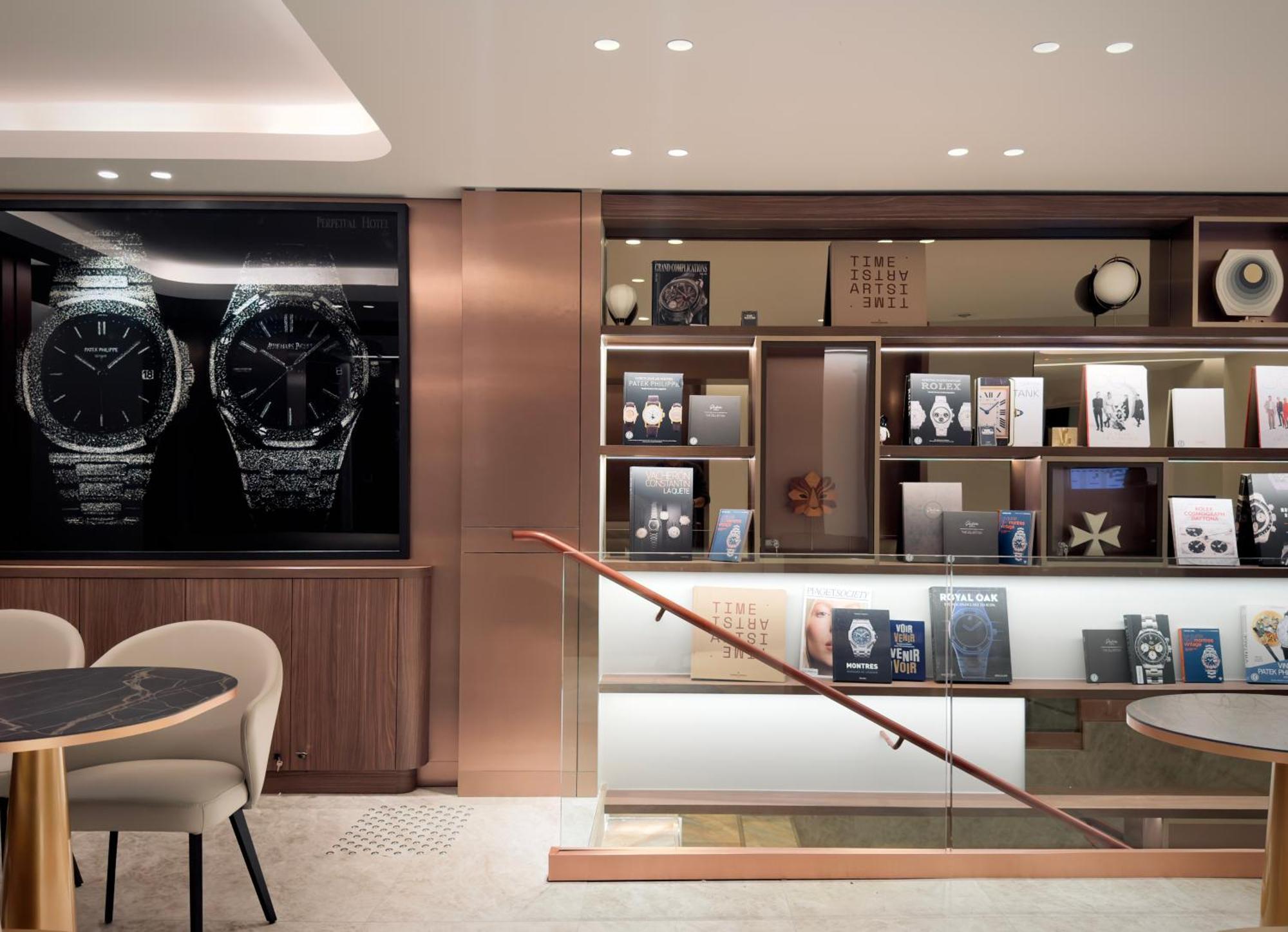 Perpetual Elysee Montaigne Hotel 4*