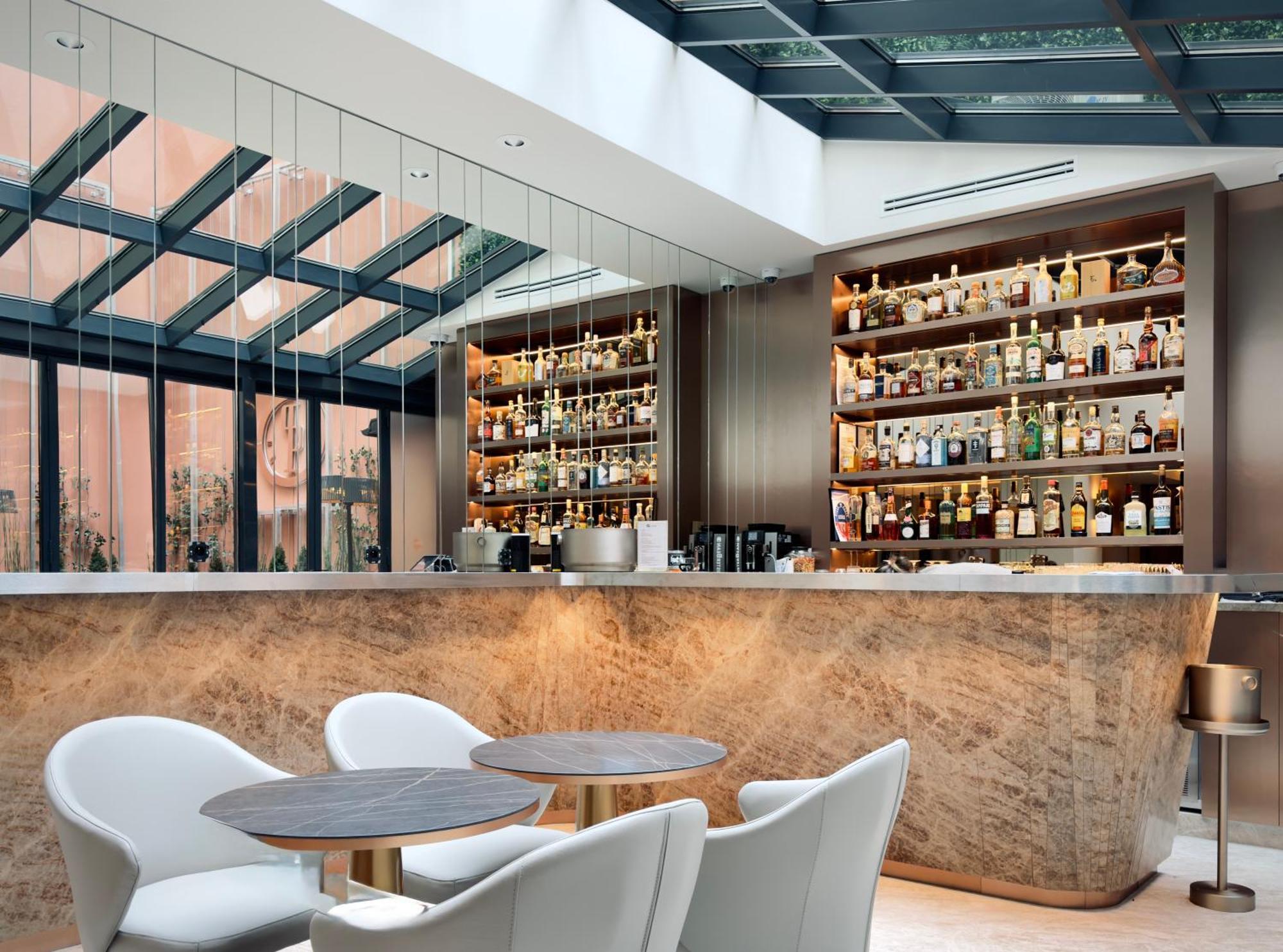 Perpetual Elysee Montaigne 4* Paris