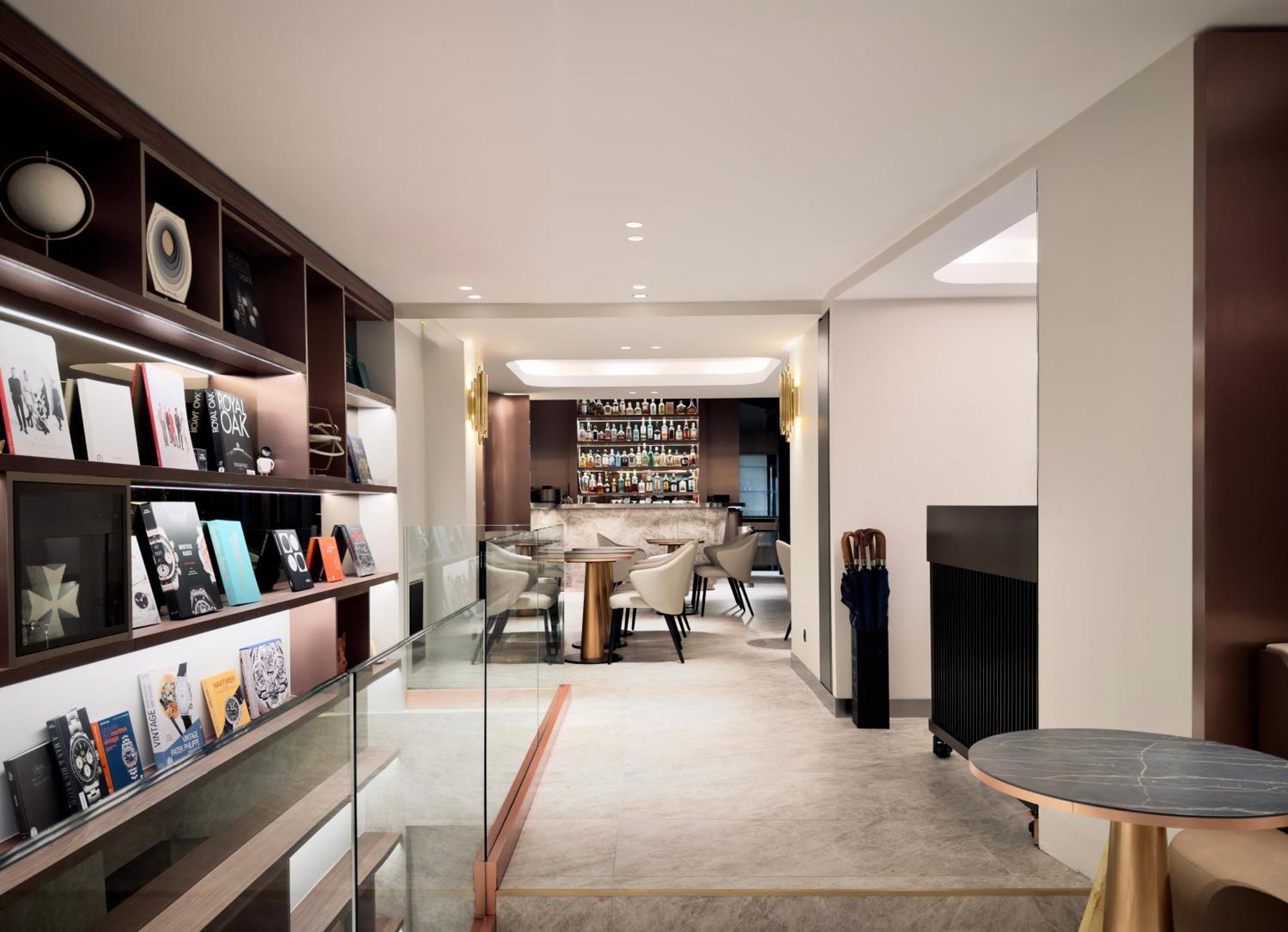 Perpetual Elysee Montaigne Hotel 4*