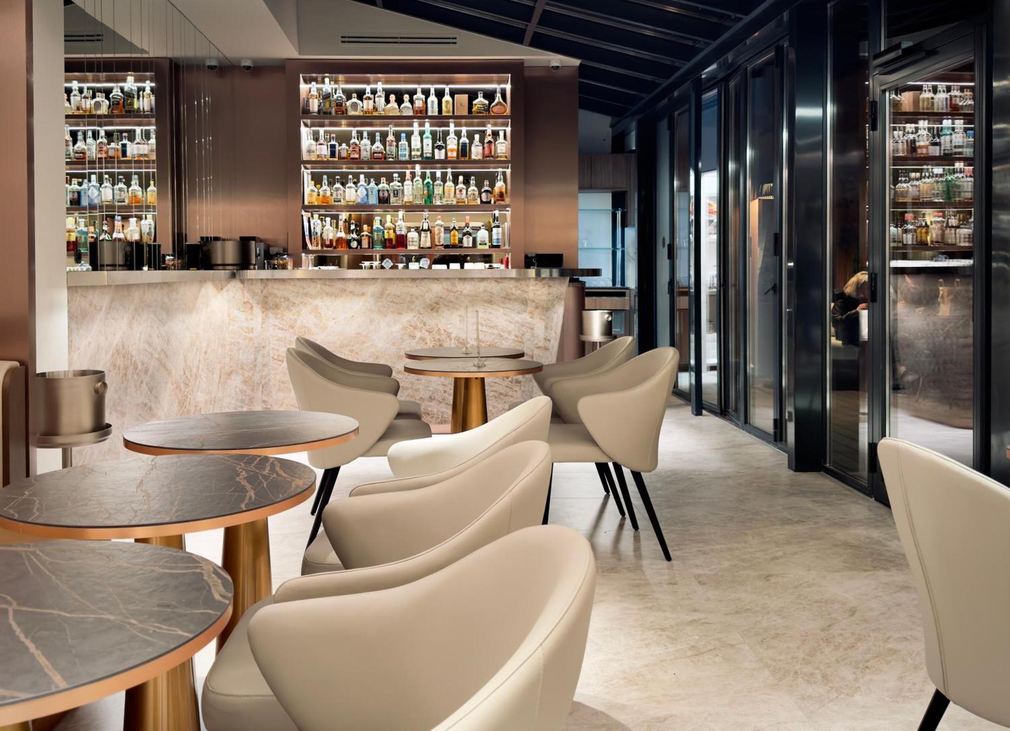 Perpetual Elysee Montaigne Hotel Paris