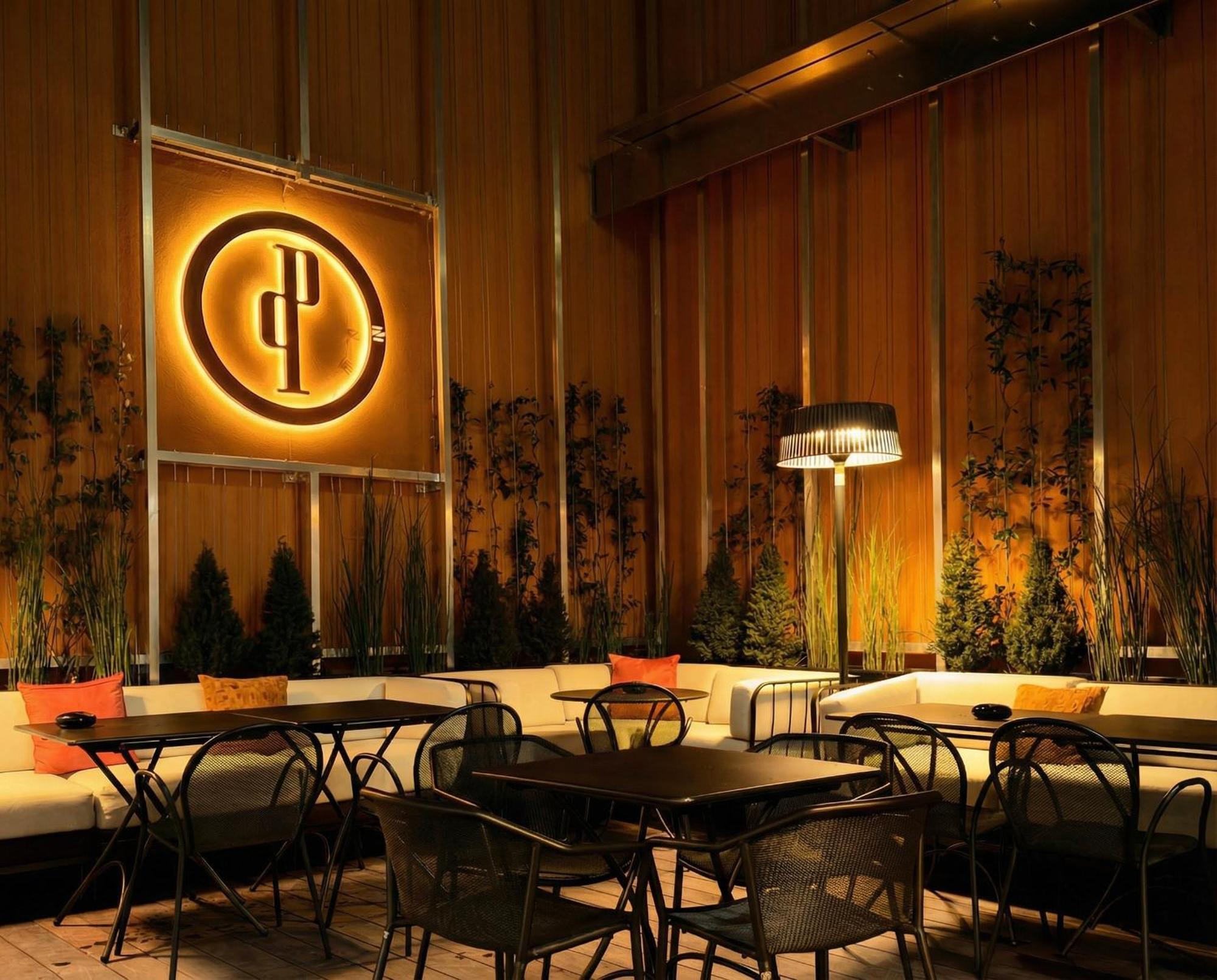 Perpetual Elysee Montaigne Hotel 4*