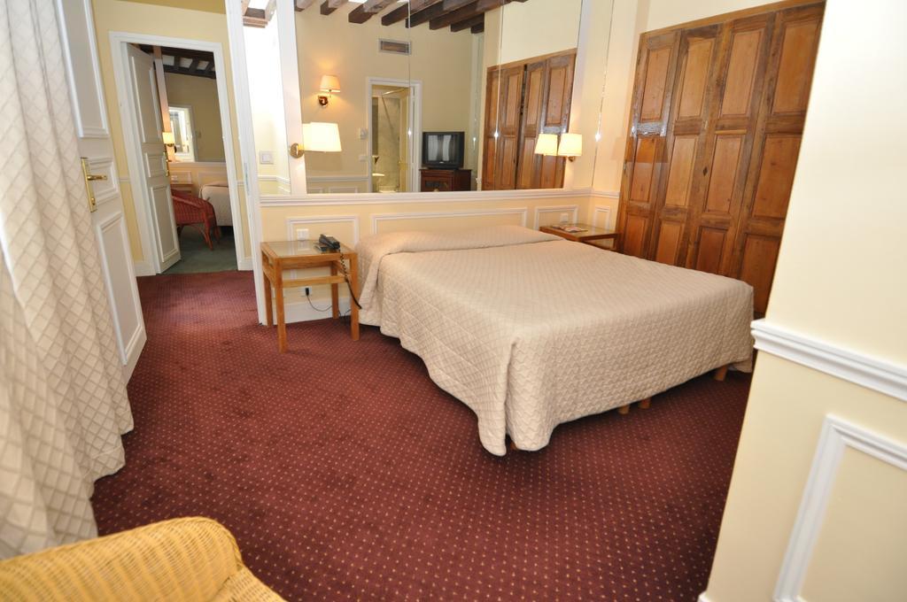Hotel Perpetual Elysee Montaigne Parigi