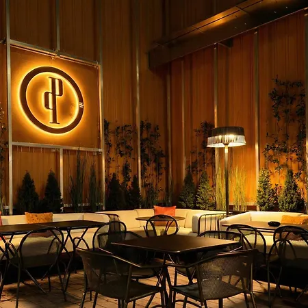 Perpetual Elysée Montaigne Hotel 4*