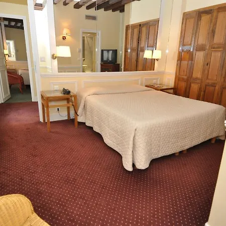 Hotel Perpetual Elysée Montaigne Parigi