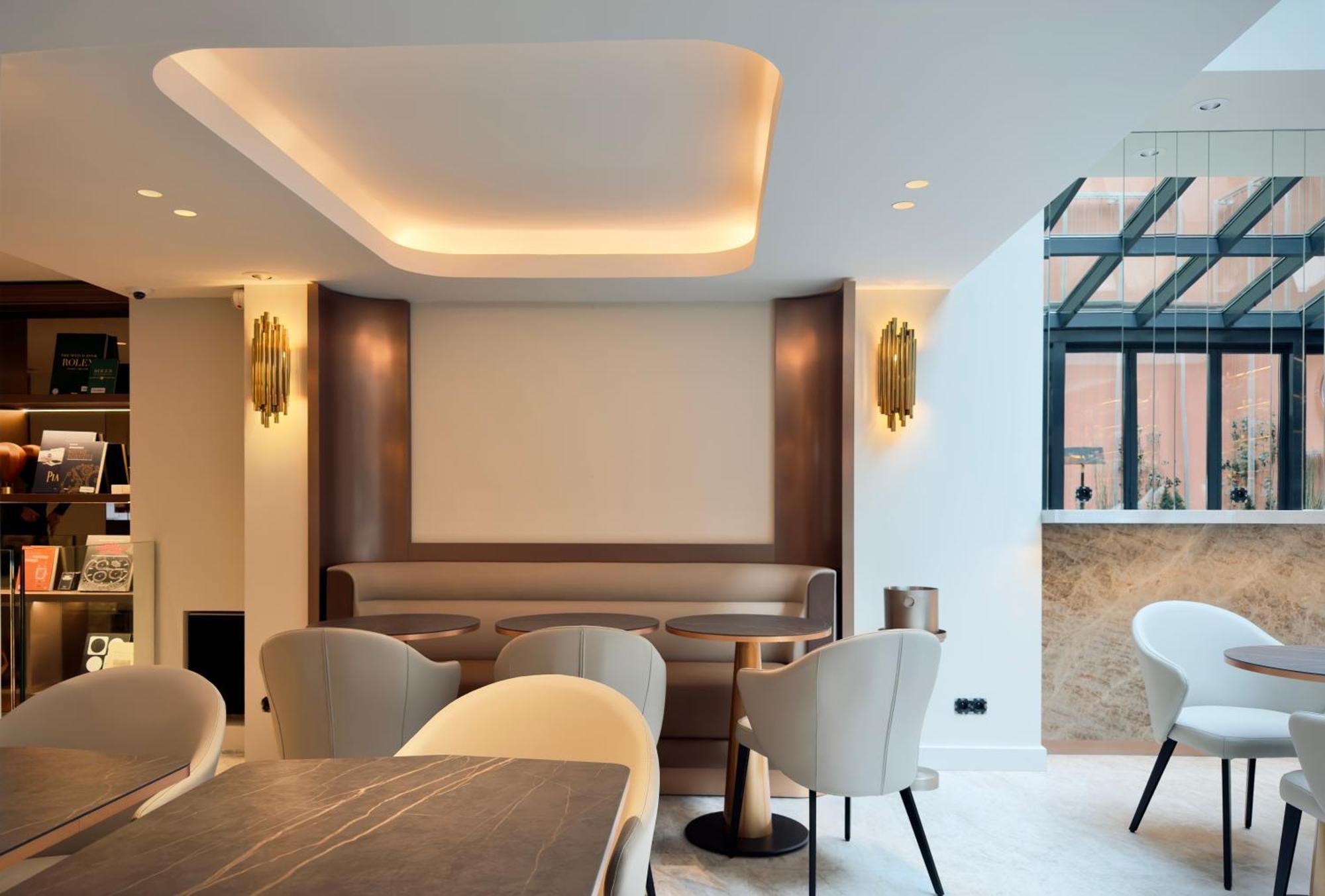 Perpetual Elysée Montaigne Hotel 4*